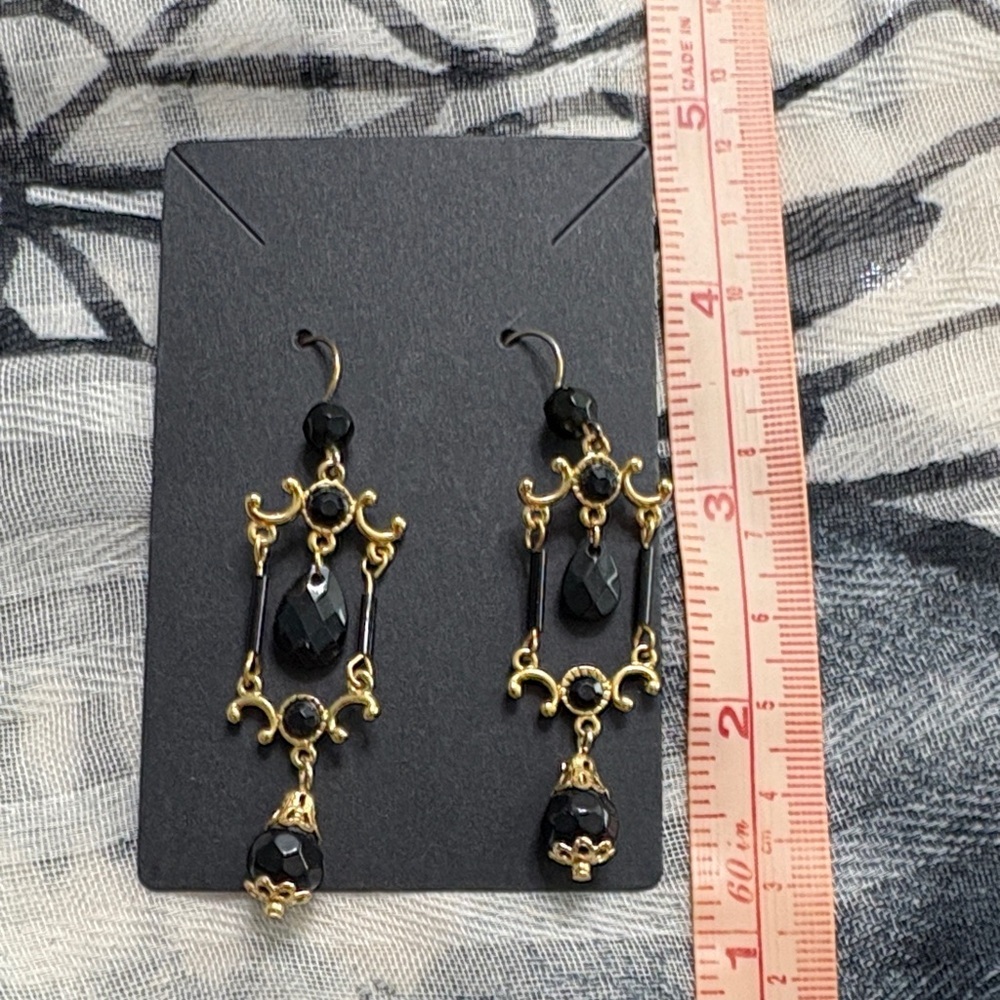 🖤Elegant Black and Gold Filigree Earrings🖤